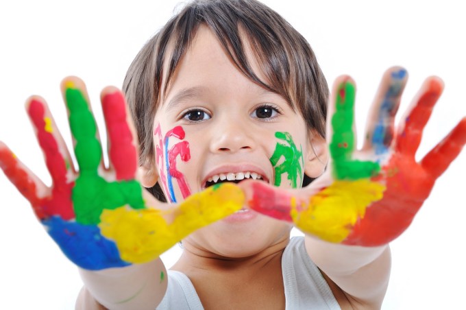 niño a quien forman los técnicos en educación infantil